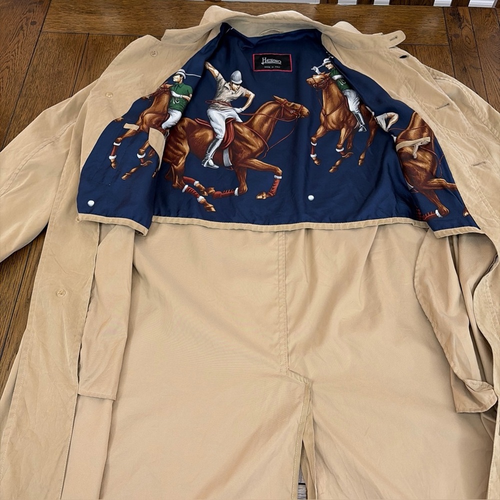 Rare Vintage Luxury Herno Tan Trench Coat Polo Riders Horses Size 50 Silk Read